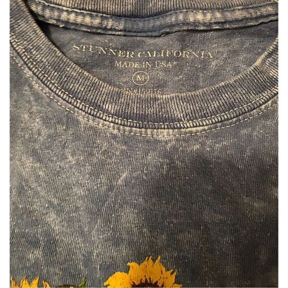 Stunner California Blue Acid Wash Monarch Butterfly Sunflower Short Sleeve Crop - Picture 2 of 6
